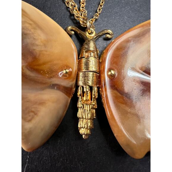 Vintage 70s Articulated Butterfly Necklace | Root Beer Marbled Wings 26" - Picture 6 of 13